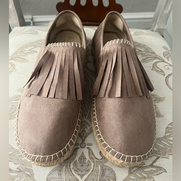Ariat Unbridled | “Joy” suede, espadrille flats tassel women’s size 8.5 - Picture 3 of 7